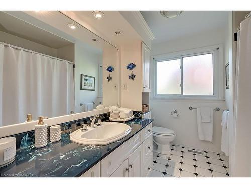 137 Dornie Road, Oakville, ON - Indoor Photo Showing Bathroom