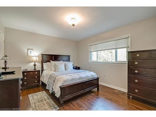 137 Dornie Road, Oakville, ON - Indoor Photo Showing Bedroom