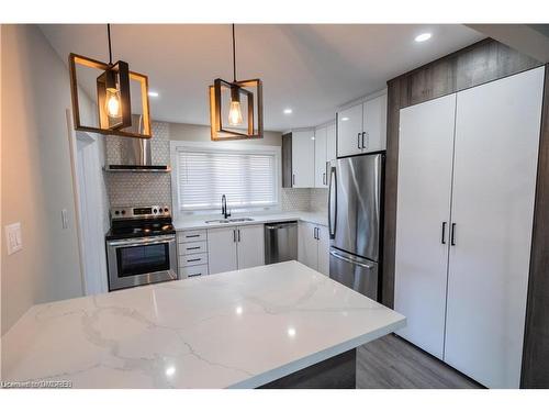 Upper-47 Duncairn Avenue, Kitchener, ON - Indoor Photo Showing Kitchen With Upgraded Kitchen