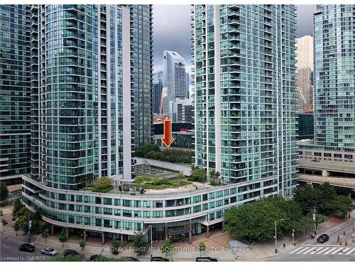 Ph 4006-16 Yonge Street, Toronto, ON - Outdoor With Facade