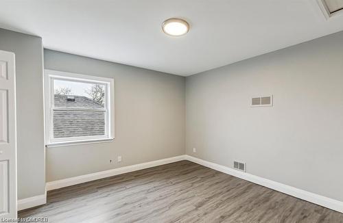 131 Bell Avenue, Hamilton, ON - Indoor Photo Showing Other Room