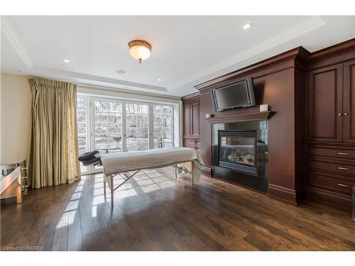 1476 Carmen Drive, Mississauga, ON - Indoor Photo Showing Living Room With Fireplace