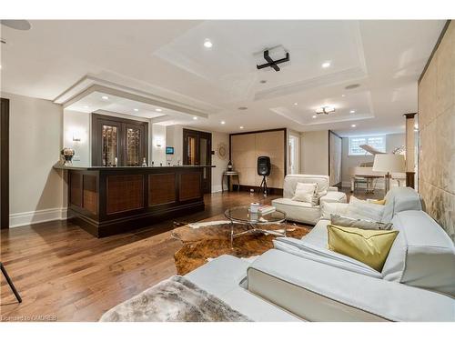 1476 Carmen Drive, Mississauga, ON - Indoor Photo Showing Living Room