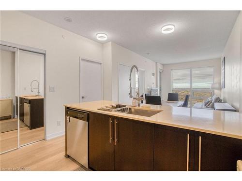 1403-510 Curran Place, Mississauga, ON - Indoor Photo Showing Kitchen With Double Sink