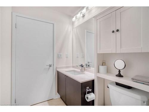 1403-510 Curran Place, Mississauga, ON - Indoor Photo Showing Bathroom