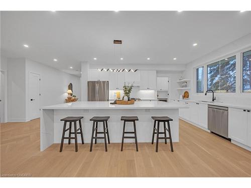 5538 Eaton Avenue, Burlington, ON - Indoor Photo Showing Kitchen