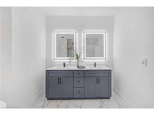 5538 Eaton Avenue, Burlington, ON - Indoor Photo Showing Bathroom