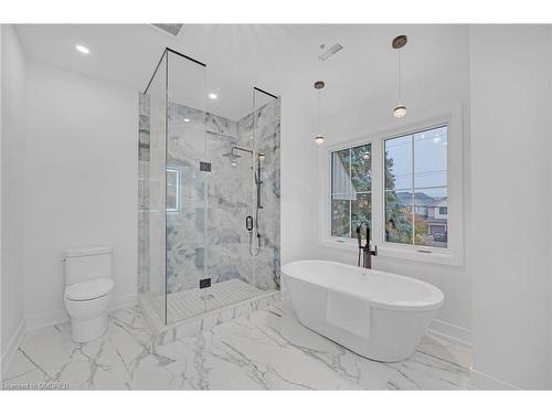 5538 Eaton Avenue, Burlington, ON - Indoor Photo Showing Bathroom