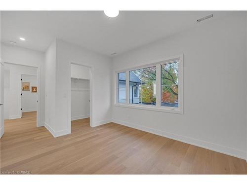 5538 Eaton Avenue, Burlington, ON - Indoor Photo Showing Other Room