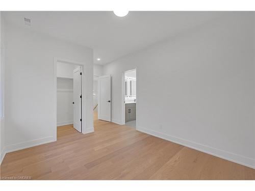 5538 Eaton Avenue, Burlington, ON - Indoor Photo Showing Other Room