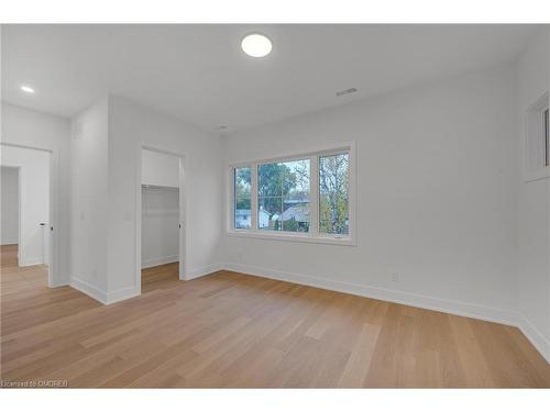 5538 Eaton Avenue, Burlington, ON - Indoor Photo Showing Other Room