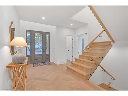 5538 Eaton Avenue, Burlington, ON - Indoor Photo Showing Other Room