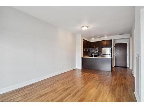 523-2480 Prince Michael Drive, Oakville, ON - Indoor Photo Showing Kitchen