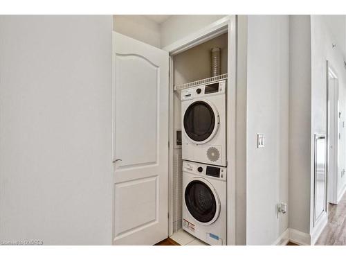 523-2480 Prince Michael Drive, Oakville, ON - Indoor Photo Showing Laundry Room