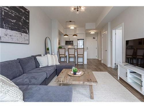 610-600 North Service Road, Stoney Creek, ON - Indoor Photo Showing Living Room