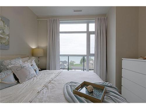 610-600 North Service Road, Stoney Creek, ON - Indoor Photo Showing Bedroom