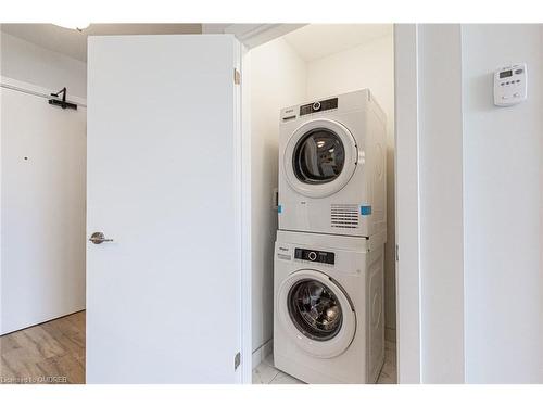 610-600 North Service Road, Stoney Creek, ON - Indoor Photo Showing Laundry Room