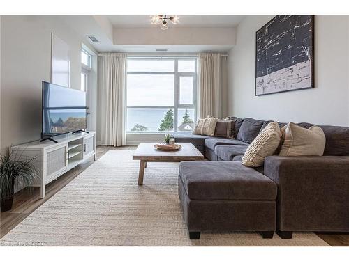 610-600 North Service Road, Stoney Creek, ON - Indoor Photo Showing Living Room