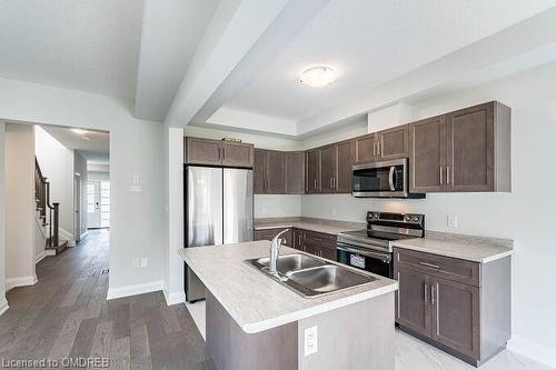 100 Bur Oak Drive, Thorold, ON - Indoor Photo Showing Kitchen With Stainless Steel Kitchen With Double Sink