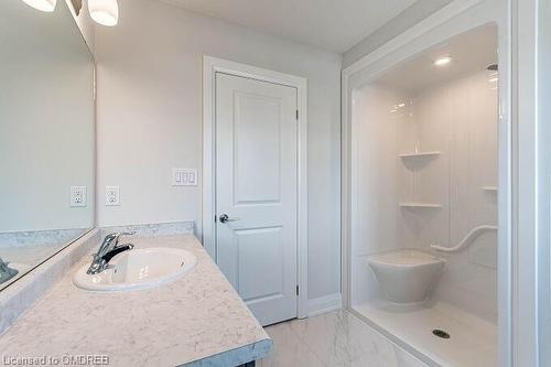 100 Bur Oak Drive, Thorold, ON - Indoor Photo Showing Bathroom