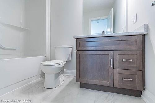 100 Bur Oak Drive, Thorold, ON - Indoor Photo Showing Bathroom