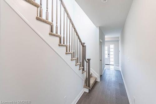 100 Bur Oak Drive, Thorold, ON - Indoor Photo Showing Other Room