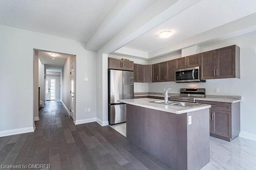 100 Bur Oak Drive, Thorold, ON - Indoor Photo Showing Kitchen With Stainless Steel Kitchen With Double Sink