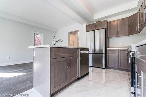 100 Bur Oak Drive, Thorold, ON - Indoor Photo Showing Kitchen With Stainless Steel Kitchen