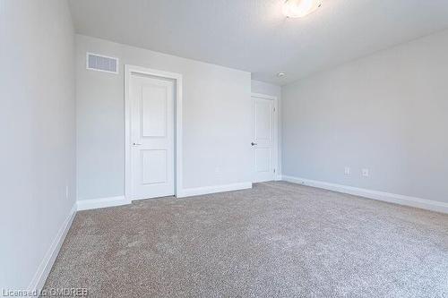 100 Bur Oak Drive, Thorold, ON - Indoor Photo Showing Other Room