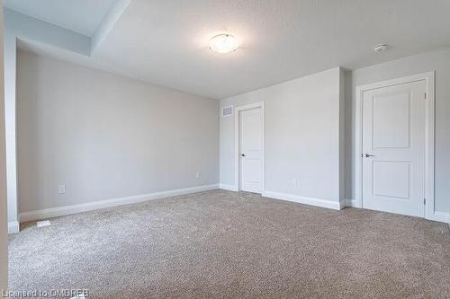 100 Bur Oak Drive, Thorold, ON - Indoor Photo Showing Other Room