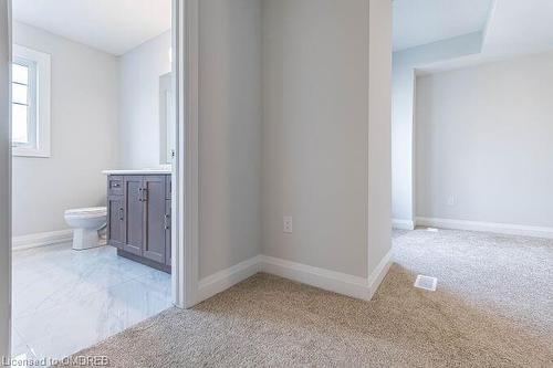 100 Bur Oak Drive, Thorold, ON - Indoor Photo Showing Bathroom