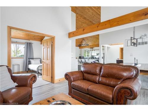 159 Settlers Way, The Blue Mountains, ON - Indoor Photo Showing Living Room