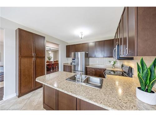 43 Jolana Crescent, Georgetown, ON - Indoor Photo Showing Kitchen With Double Sink