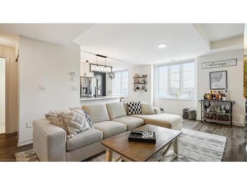 57-383 Dundas Street East, Waterdown, ON - Indoor Photo Showing Living Room