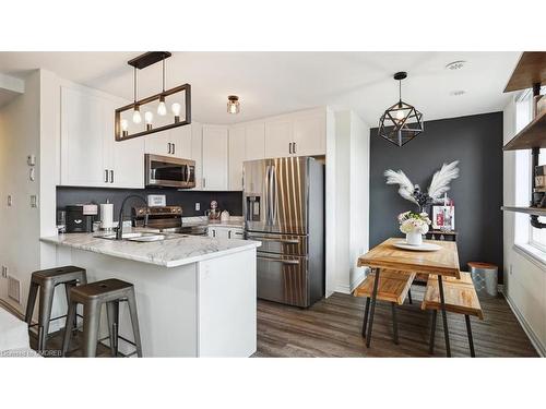 57-383 Dundas Street East, Waterdown, ON - Indoor Photo Showing Kitchen With Upgraded Kitchen