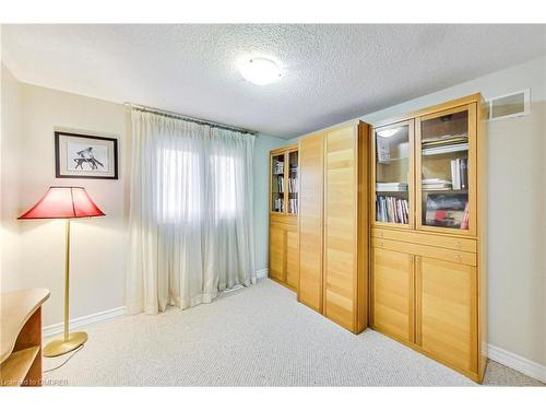 226 Poole Drive, Oakville, ON - Indoor Photo Showing Bedroom