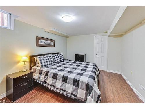 226 Poole Drive, Oakville, ON - Indoor Photo Showing Bedroom