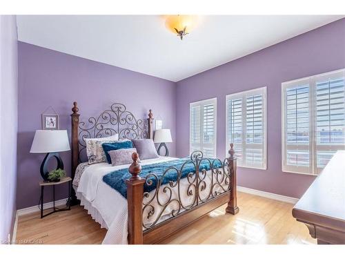 403-1499 Nottinghill Gate, Oakville, ON - Indoor Photo Showing Bedroom