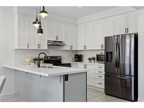 879 Hickory Crescent, Milton, ON - Indoor Photo Showing Kitchen With Stainless Steel Kitchen With Upgraded Kitchen