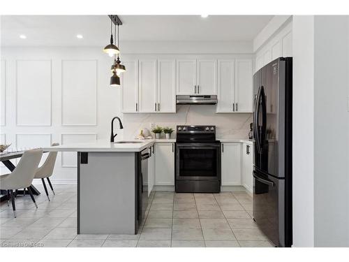 879 Hickory Crescent, Milton, ON - Indoor Photo Showing Kitchen With Stainless Steel Kitchen