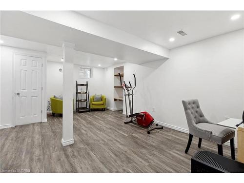 879 Hickory Crescent, Milton, ON - Indoor Photo Showing Gym Room