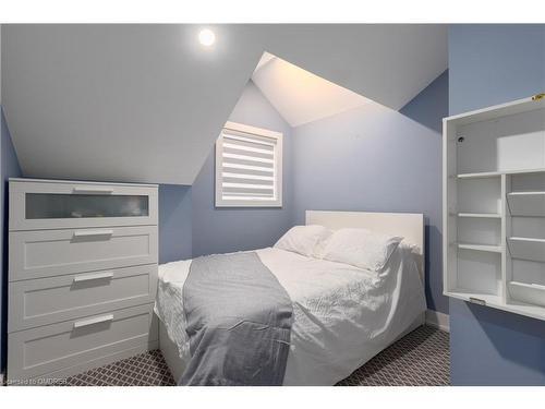 676 Bayshore Boulevard, Burlington, ON - Indoor Photo Showing Bedroom