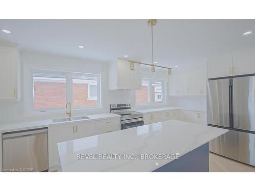 Upper-33 Callie Road, Hamilton, ON - Indoor Photo Showing Kitchen With Stainless Steel Kitchen With Upgraded Kitchen