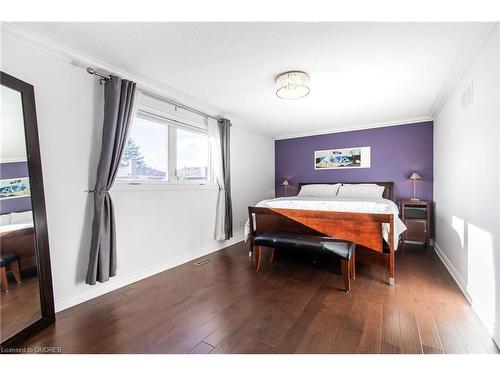 2662 Innisfil Road, Mississauga, ON - Indoor Photo Showing Bedroom