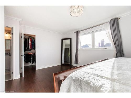 2662 Innisfil Road, Mississauga, ON - Indoor Photo Showing Bedroom