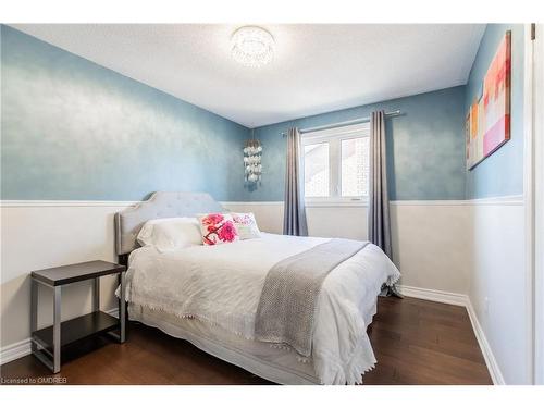 2662 Innisfil Road, Mississauga, ON - Indoor Photo Showing Bedroom