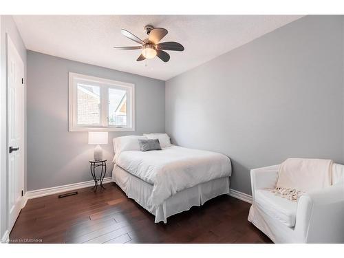 2662 Innisfil Road, Mississauga, ON - Indoor Photo Showing Bedroom