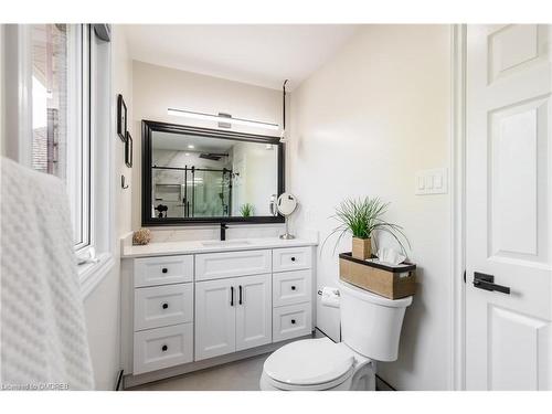 2662 Innisfil Road, Mississauga, ON - Indoor Photo Showing Bathroom