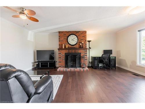 2662 Innisfil Road, Mississauga, ON - Indoor Photo Showing Living Room With Fireplace