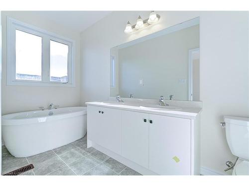 1432 National Common, Burlington, ON - Indoor Photo Showing Bathroom